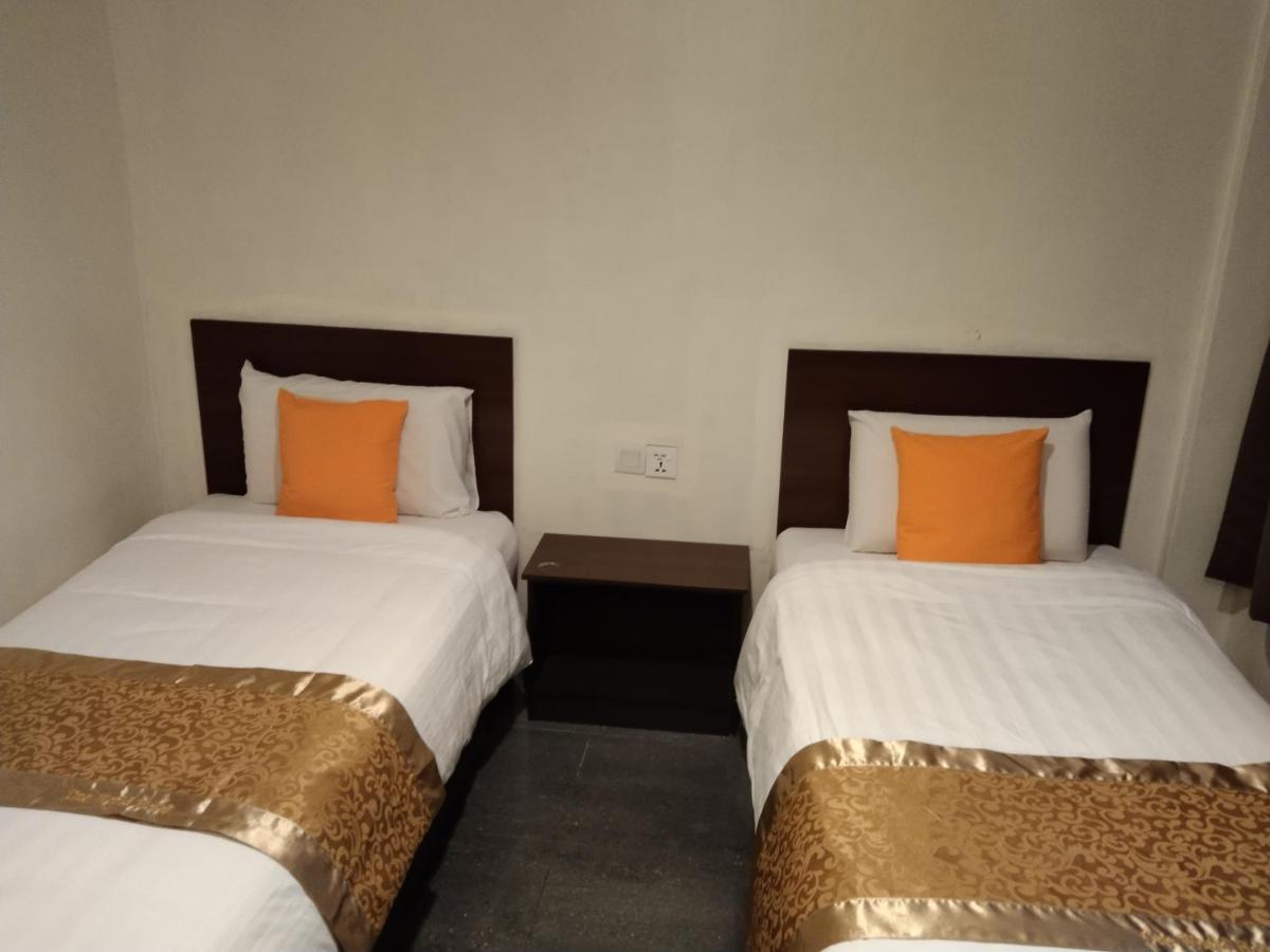 One World Hotel Kulai Exterior foto