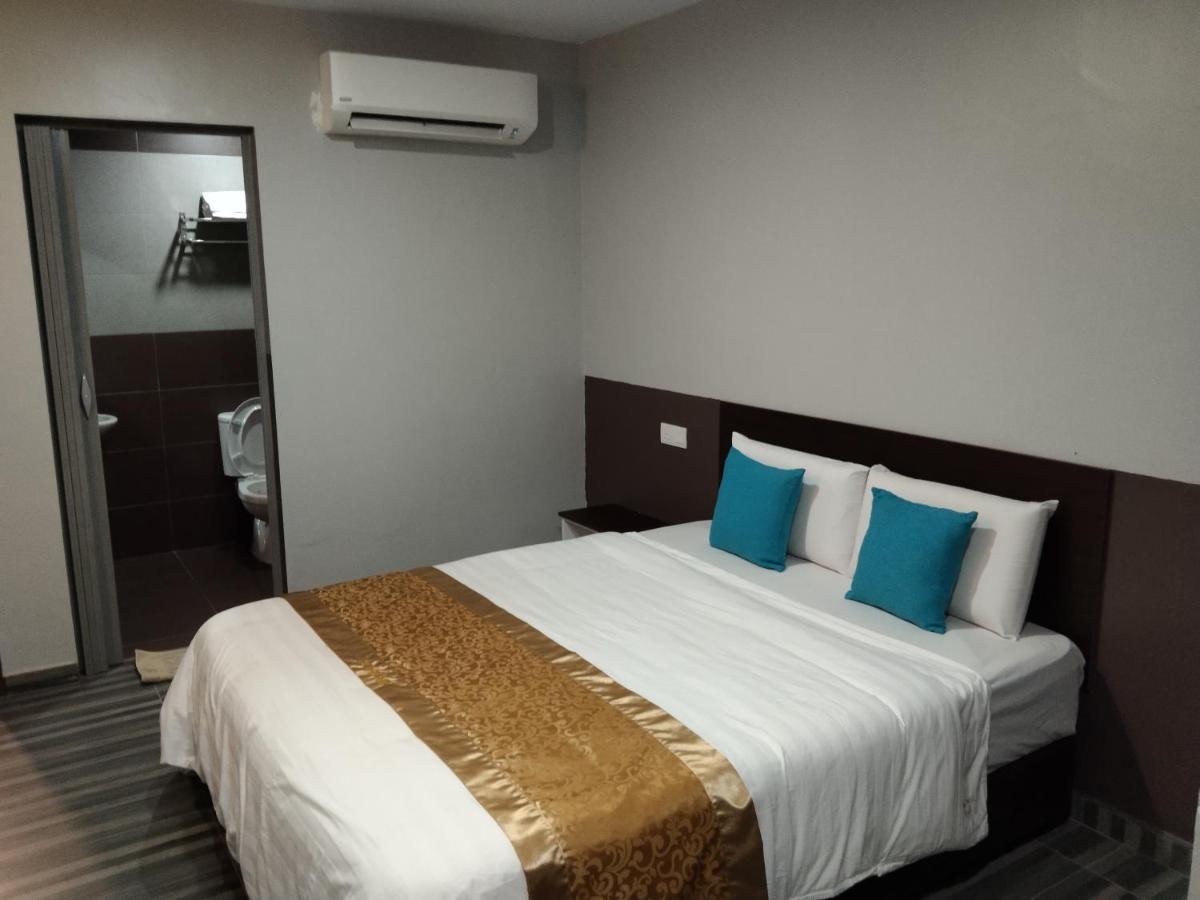 One World Hotel Kulai Exterior foto
